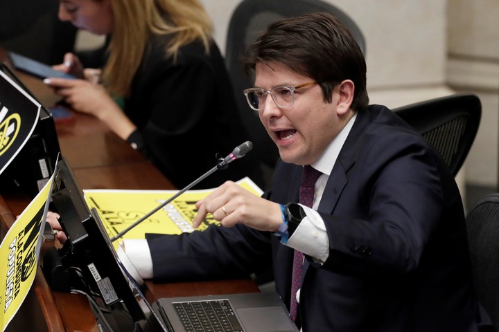 Miguel Uribe Turbay, senador agredido este sábado a balazos en Bogotá, está en grave estado. Foto EFE/ Carlos Ortega.