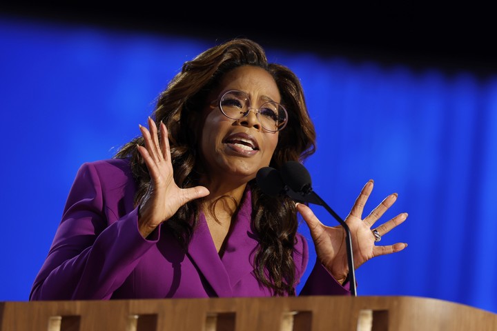 Oprah Winfrey tiene 71 años y una fortuna de 3.100 millones de dólares. (Foto: EFE)
