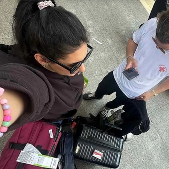 Volaron desde Frankfurt hasta Buenos Aires para la boda de un amigo y al llegar supieron que nunca fueron invitados