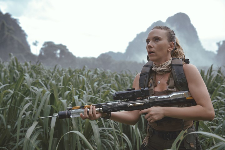 Scarlett es una especialista en "operaciones encubiertas": hay que conseguir sangre de tres razas enormes de dinos.
