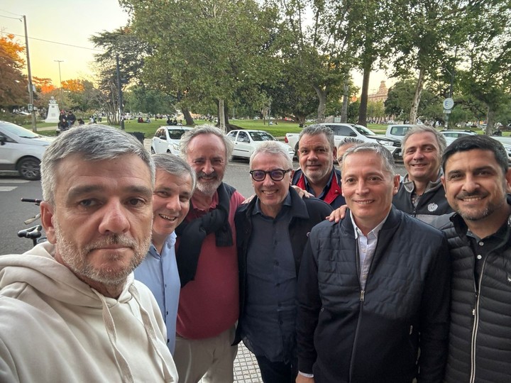 Joaquín de la Torre se mostró en Chivilcoy con Juanchi Zabaleta, Julio Zamora, Fernando Gray y Guillermo Britos