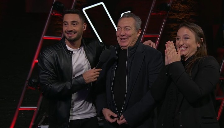 La felicidad de Claudio Tapia al ver la presentación de su hija Clara en La Voz Argentina. | Foto: Telefe