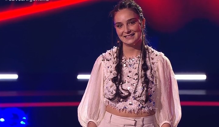 Clara Tapia deslumbró en La Voz Argentina y avanzó a la siguiente instancia del programa. | Foto: Telefe