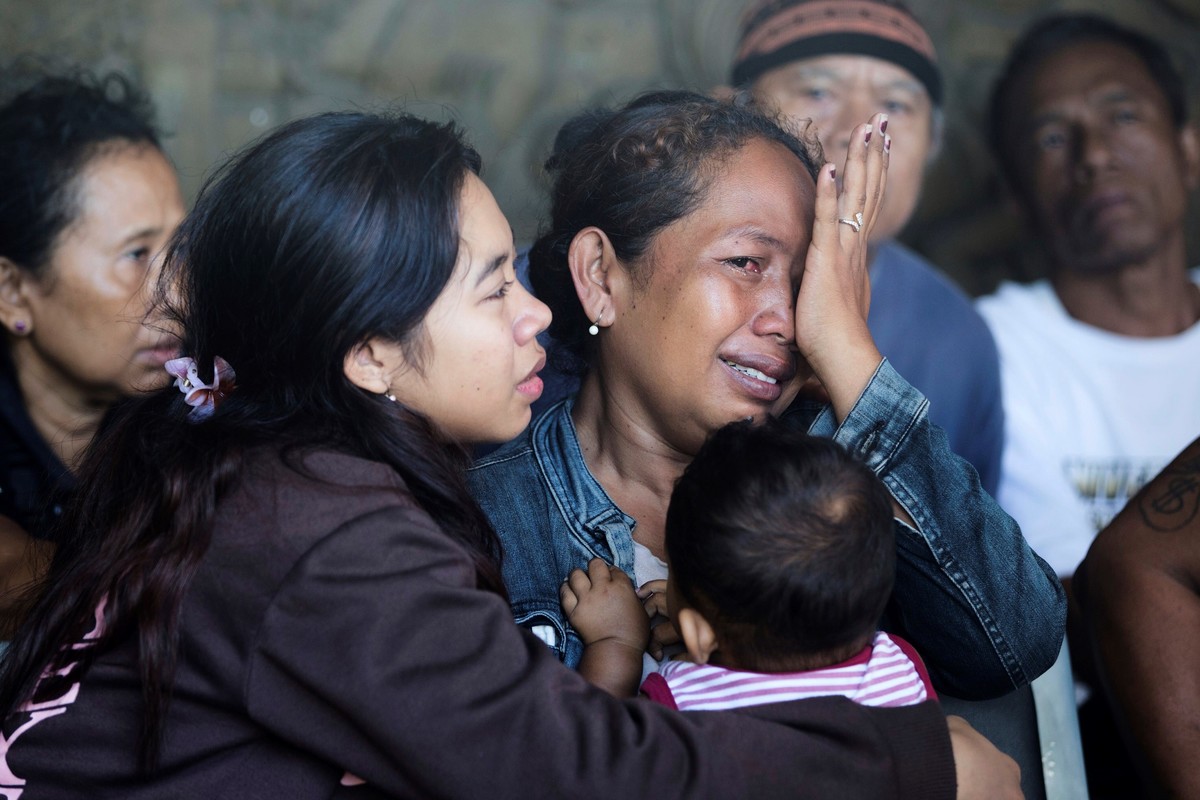 Los familiares de las víctimas fatales están devastados tras enterarse de la tragedia. (Foto: AP)