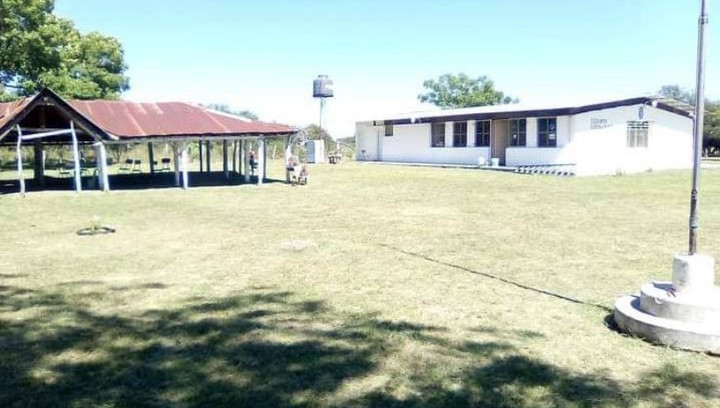 La escuela rural 574, en el paraje Pairirí, 82 kilómetros al sur de Curuzú Cuatiá, Corrientes.