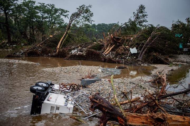 El desastre en Texas fue una suma de clima adverso y malas políticas de aviso y protección. Foto: EFE