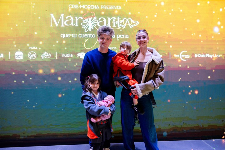 Lionel Ferro y su familia. Cortesía: @livedaleplay