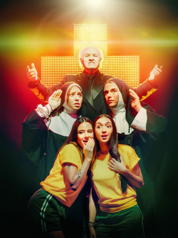El elenco completo de "La Llamada", con César "Banana" Pueyrredón, Leticia Siciliani, Juli Castro, Flor Jazmín Peña y Mariano Saborido.