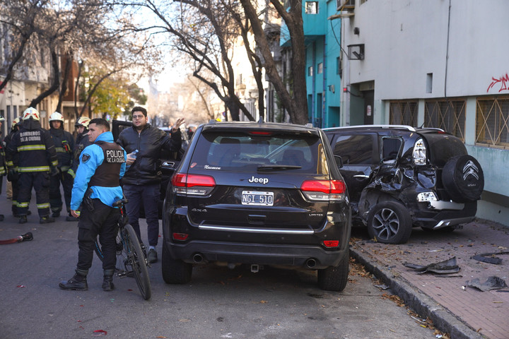 Choque en Barracas, en la  
esquina de Caseros y Tacuarí.
Foto Guillermo Rodriguez Adami.