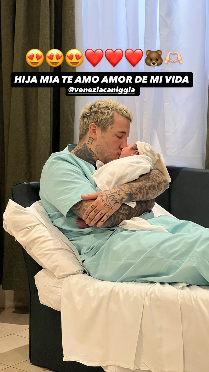 La tierna foto que publicó Alex con su hija. Foto: Instagram