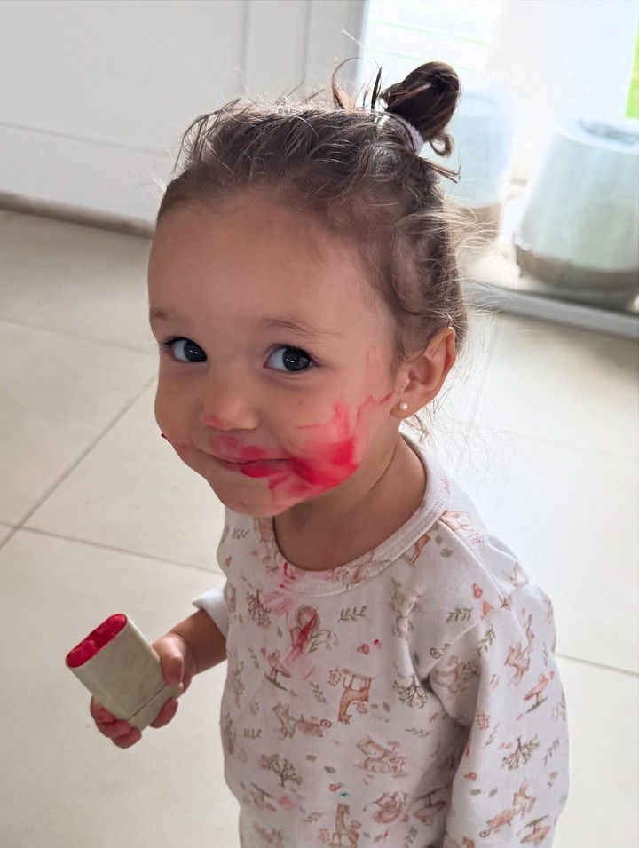 Alex Caniggia y Melody Luz mostraron la cara de su hija Venezia por primera vez. Foto: Instagram