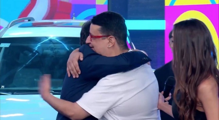 Guido Kaczka se reencontró con un amigo de la infancia en Buenas Noches Familia. Foto: Captura TV