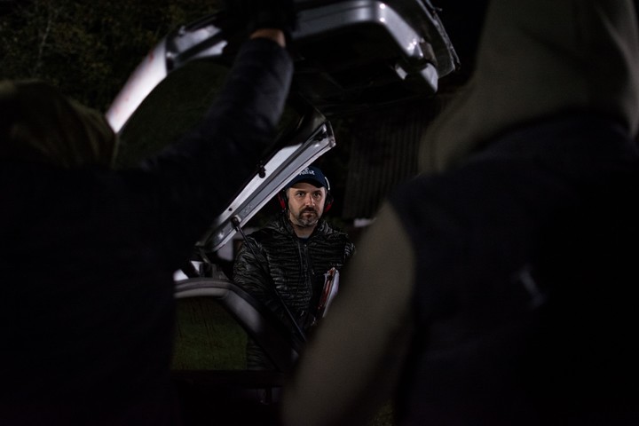 En rodaje. Demián Rugna, durante la filmación de "Cuando acecha la maldad".