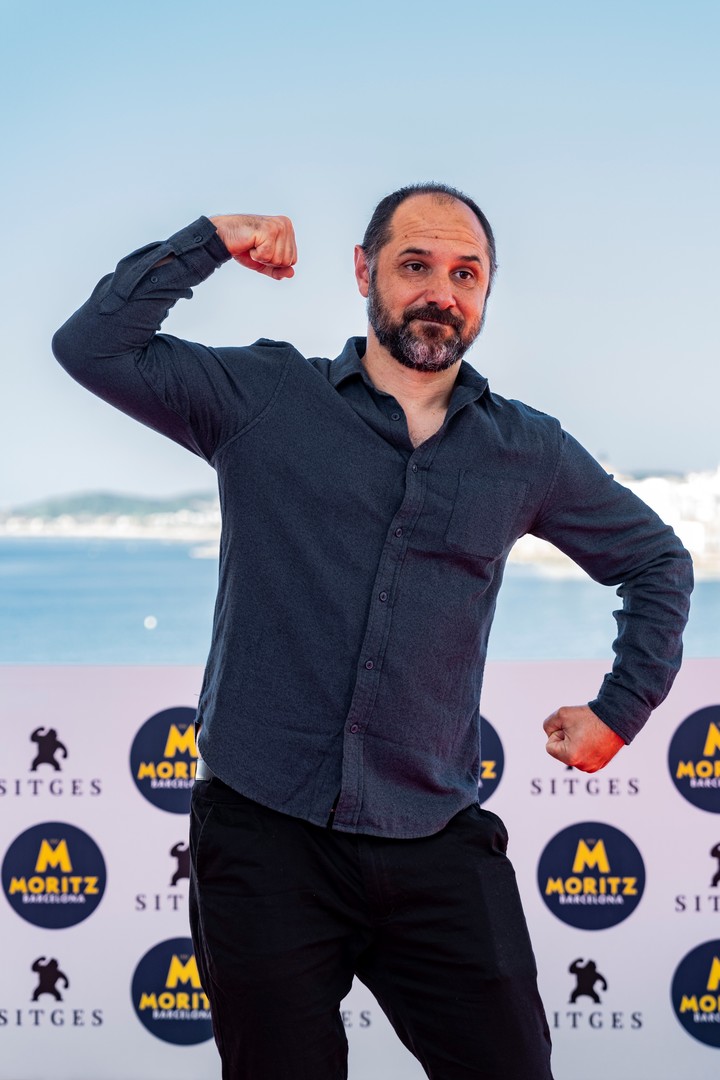 El director de cine argentino Demián Rugna, posa durante la presentación de su película "Cuando acecha la maldad", en Sitges.EFE/ Siu Wu