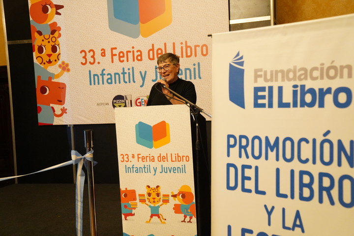 María Teresa Andruetto leyó el discurso inaugural de la 33.ª Feria del Libro Infantil y juvenil. Foto: Martín Bonetto.