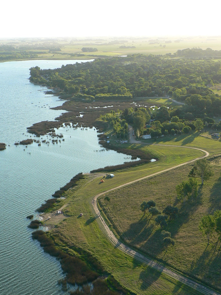 Otra linda escapada es la de visitar Lobos, donde está la casa natal del presidente Juan Domingo Perón. A 100 km, con laguna.