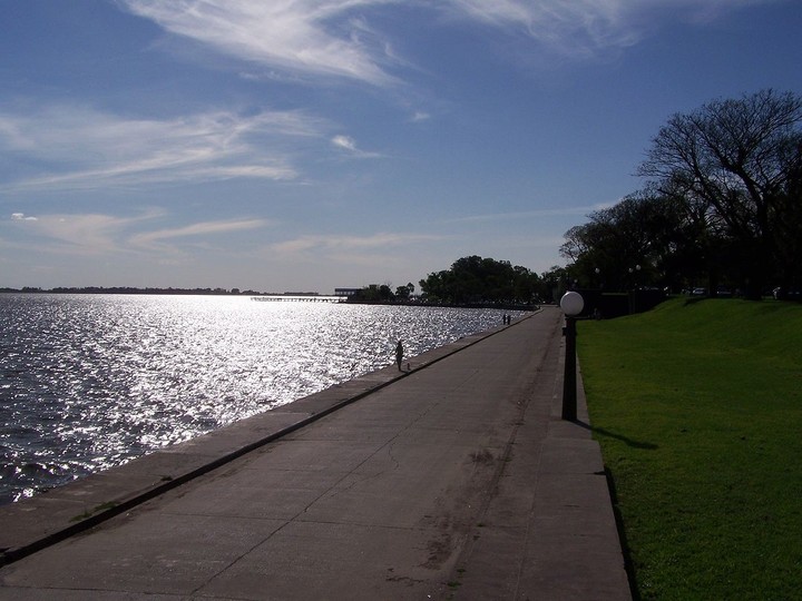 Una de los mejores lagunas de la Provincia de Buenos Aires. A 120 km. Chascomús, tierra natal del presidente Raúl Alfonsín.