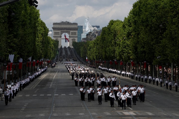 Casi 6.000 hombres y mujeres que participaron en el tradicional desfile. Foto: Reuters