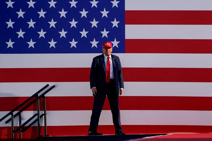 Trump en la noche del jueves en Iowa. Foto: Reuters