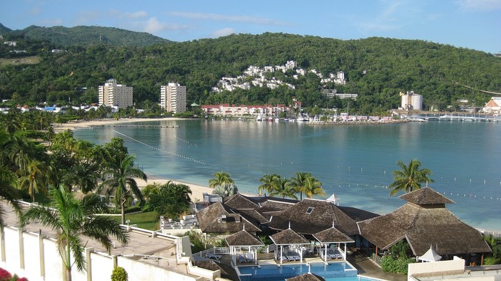 La pareja se casó en la ciudad de Ocho Ríos, Jamaica. Foto ilustrativa: Patricia Edwards, CC BY-SA 3.0 <https://creativecommons.org/licenses/by-sa/3.0>, via Wikimedia Commons.