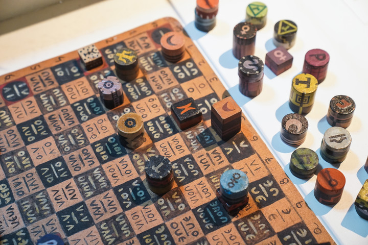 Panajedrez; uno de los tres juegos fue vendido a la coleccionista Estrellita Bordsky, quien lo donó al Museum of Fine Artes, de Houston. 