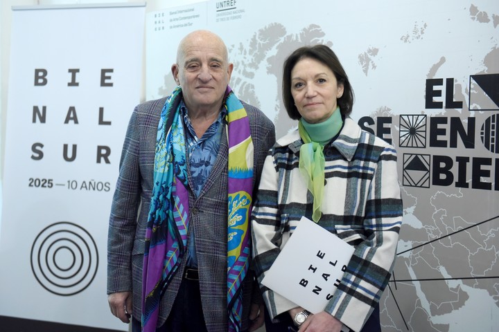 Una década ganada. Wechsler junto a Aníbal Jozami, director general de Bienalsur.