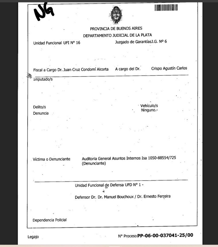 La carátula de la denuncia contra los 24 policías no tiene asignación de delito penal.