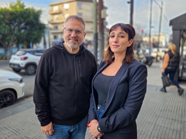 Dos en uno. Valenzuela y Leila Gianni, en Ciudadela. La primera y la tercera sección.