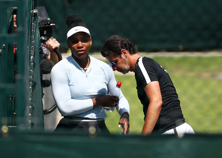 Serena Williams y Patrick Mouratoglou. Foto: REUTERS/Hannah McKay