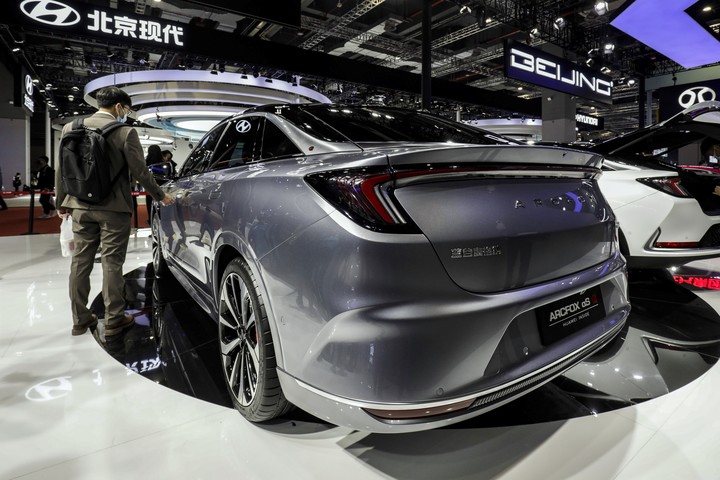 El Arcfox Alpha-S eléctrico, de la empresa china BAIC. Foto: Bloomberg