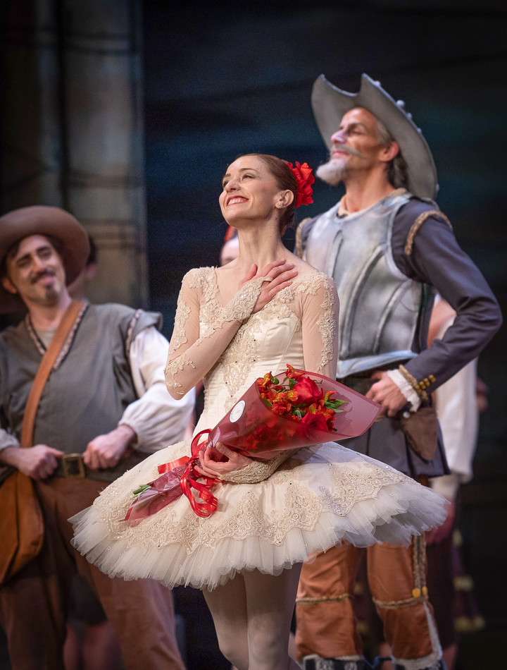 Marianela Núñez, como Kitri, su personaje en "Don Quijote". Volvió a ser ovacionada en el Teatro Colón