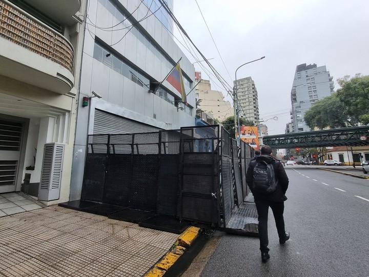 La Embajada de Venezuela Argentina hoy. Queda en la avenida Luis María Campos 170
Foto. Emamanuel Fernández. Clarín