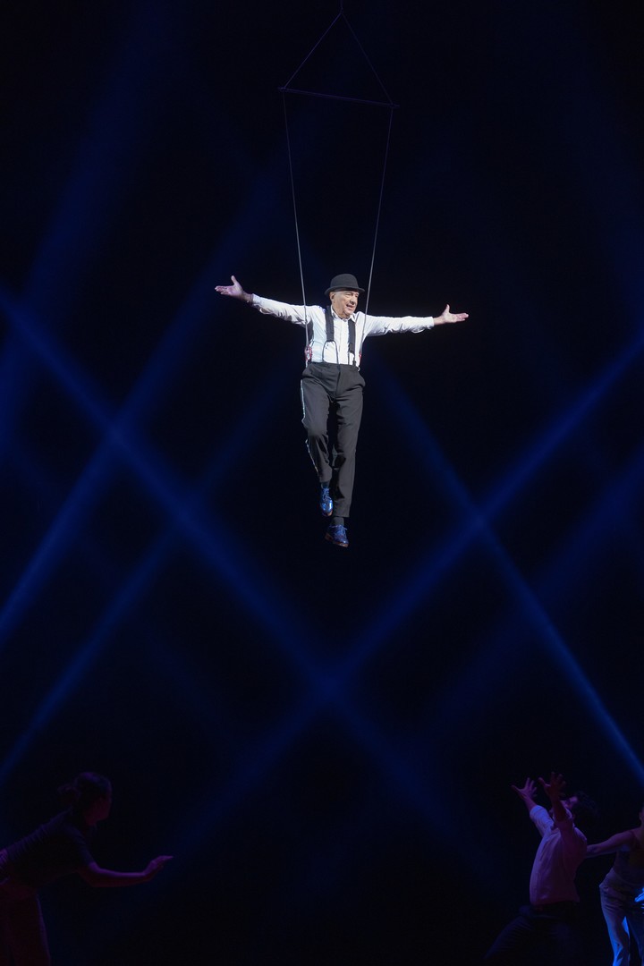 Alberto Cormillot se sumó al show circense donde estuvo acompañado por sus dos nietas. | Foto: Servian, El Circo.