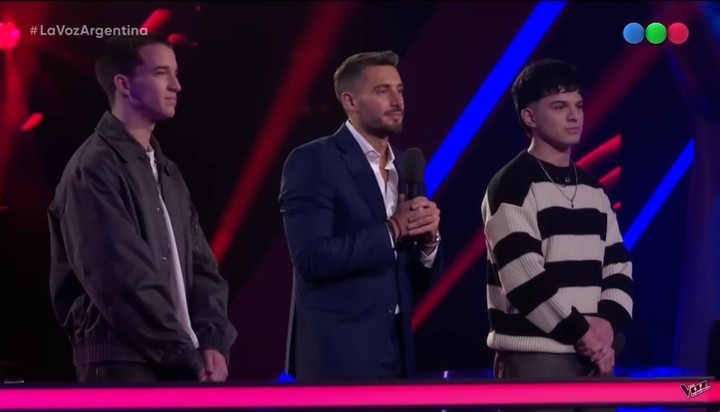 Segundo y Máximo, junto a Nicolás Occhiato, en "La Voz Argentina".