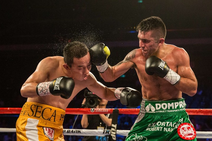 César Cuenca obtuvo el título superligero de la FIB ante el chino Ik Yang en Macao. Foto: AFP.
