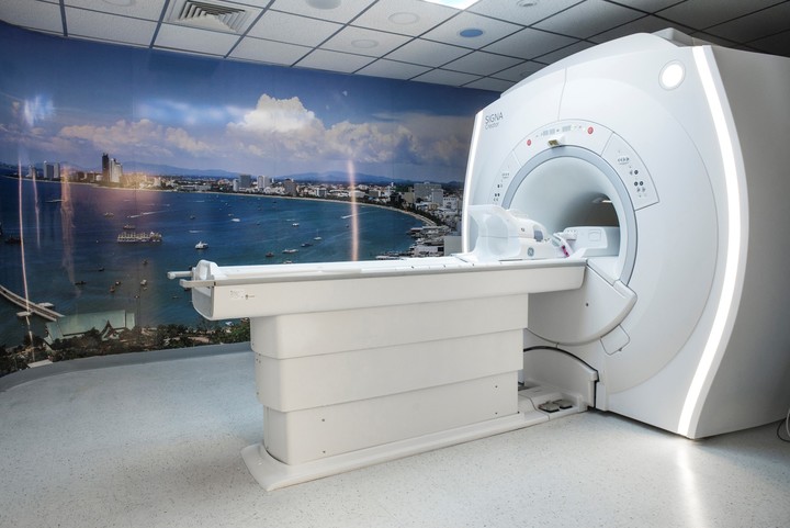 El sanatorio cuenta con más de 280 camas de internación y equipamiento médico en constante renovación.