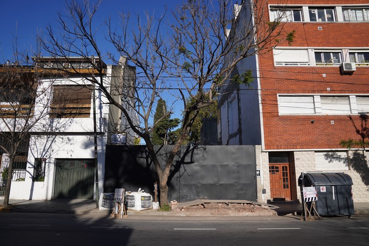 La casa del horror, en avenida Congreso 3742. Foto Juano Tesone.